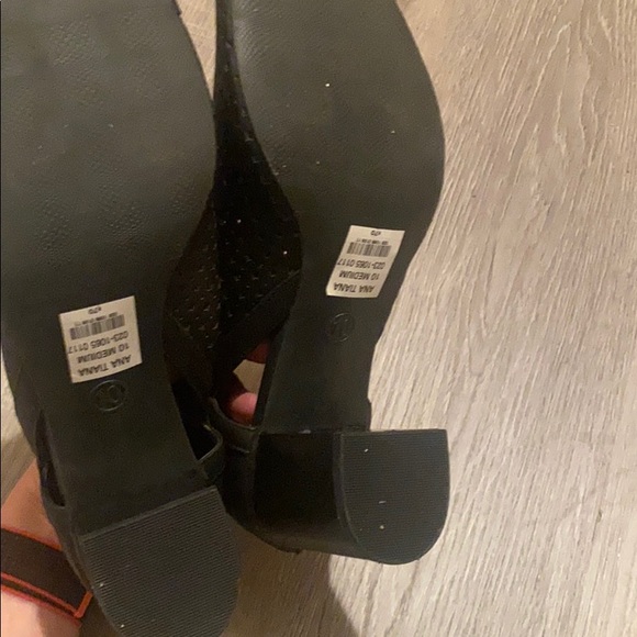 Black Heels - Picture 6 of 6